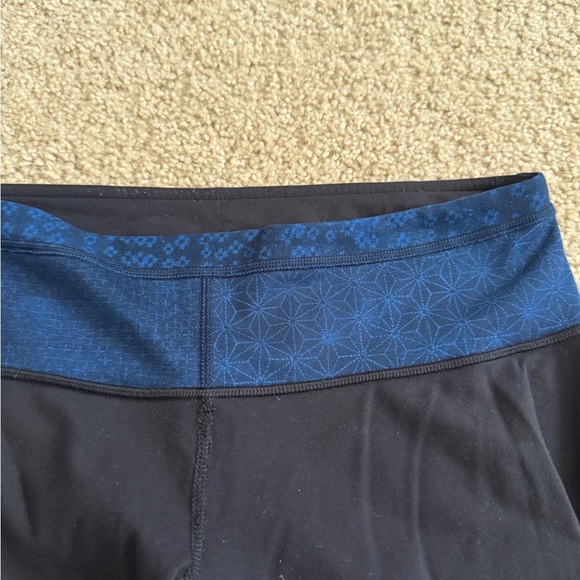 Black and Blue Leggings - Picture 2 of 8